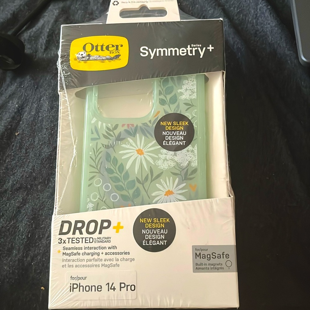 Otterbox Apple IPhone 14 Pro Symmetry+ MagSafe Hard Shell phone case